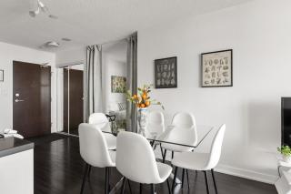 Elegant Condo, Toronto Views , CityPlace Downtown - 1