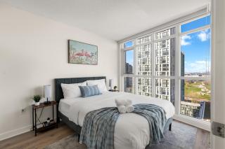 Elegant Condo, Toronto Views , CityPlace Downtown - 0