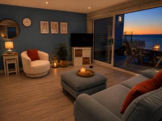Seafront Apartment with Breathtaking Ocean Views - Large Patio - Westward Ho! - 3