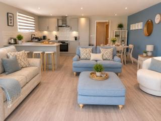 Seafront Apartment with Breathtaking Ocean Views - Large Patio - Westward Ho! - 7
