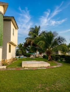 Floyds Beach Resort & Spa - 8