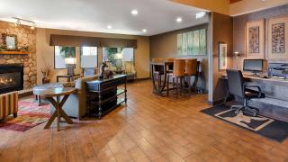 Best Western Plus Deer Park Hotel and Suites - Craig - 9
