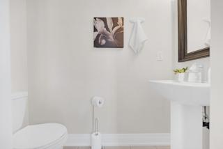 Luxe Toronto Townhome, Rooftop Terrace, Parking - 4