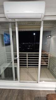 Departamento amplio con balcón y vista a la ciudad y la bahía - 3