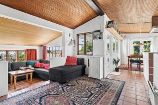 Fjord Views And Holiday Comfort By The Water - 5