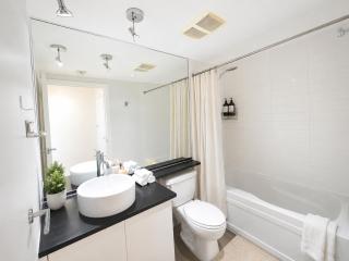 Elegant 2 Bedroom Escape in Trendy Yaletown - 1