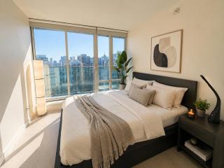 Elegant 2 Bedroom Escape in Trendy Yaletown - 3