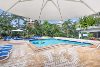 Ocean-View 2BR Walk to Beach, Dining & Rail - 4