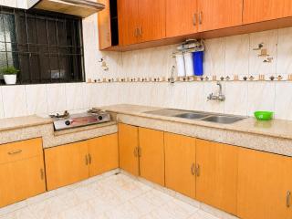 Modern Banani Apt, 2BR, 12 Min from Airport - 3