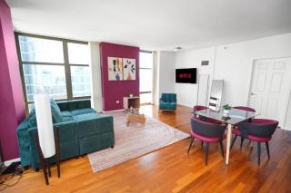 Chicago 2BR Skyline Views - 5 Min walk to Grant Park - 3