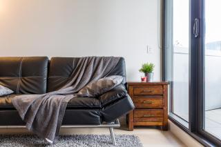 Modern 1 Bedroom in Tranquil Parklands - 2