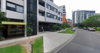 Modern 1 Bedroom in Tranquil Parklands - 4