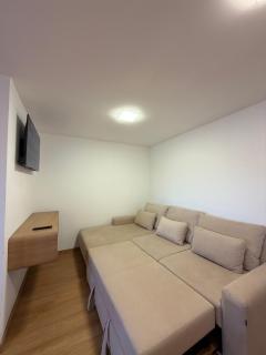 Departamento Tipo Loft a 6 min del Parque Calderón con Parqueo - 1