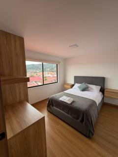 Departamento Tipo Loft a 6 min del Parque Calderón con Parqueo - 0