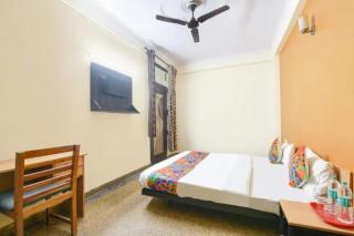 FabHotel Singh Guest House - 6