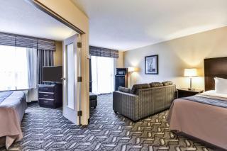 Comfort Inn & Suites Ambassador Bridge - 2