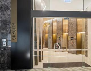 Luxury 1 Bedroom Retreat in Brisbane City With Pool and gym - 3