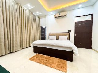 Opal Crown Homes Spacious 3BHK Apartment Near Hawa Mahal With Lift - 9
