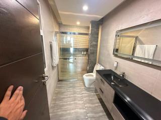 Elegant Apartment at Elysium With Amazing Night View - 3