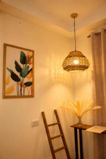 HIPIG Siargao- Classy Queen Size Stylish Room in General Luna - APO - 6