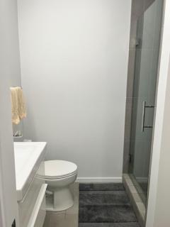 New Stylish Fully Furnished Studio Close to Downtown - 6