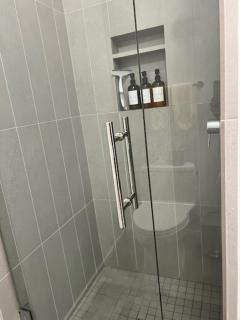 New Stylish Fully Furnished Studio Close to Downtown - 4