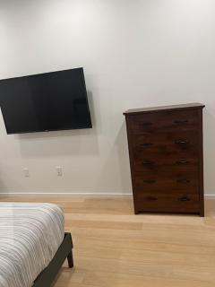 New Stylish Fully Furnished Studio Close to Downtown - 2