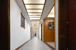 HuaHarmony Wulingyuan City Inn Near Zhangjiajie National Forest Park East Gate And Baofeng Lake With Tidy Rooms Chinese Style Solid Wood Design Standardized Management Shopping Access And Value Stays - 3