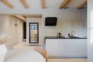 Elegant Private Villa Apartment in the Heart of Am - 4
