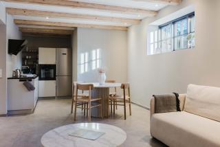 Elegant Private Villa Apartment in the Heart of Am - 8