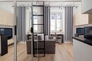 Funkcjonalne Studio z Antresolą Blisko Starego Miasta by Noclegi Renters - 5
