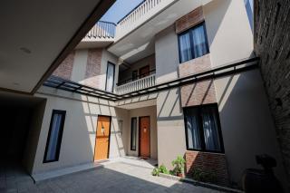 Urbanview Hotel Syariah Viero Condet - 8