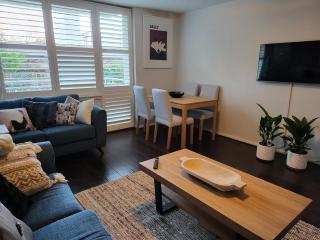 Homely 1 Bedroom Retreat in South Yarra with Balcony - 1