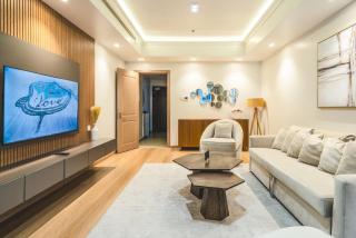 Exquisite 2-Bedroom Apartment with Sea View - 2
