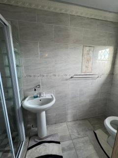 Tumello's Guesthouse - 4