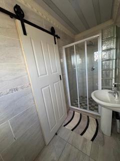Tumello's Guesthouse - 2