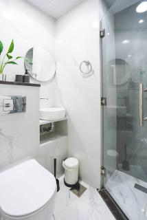 High 67th Floor, 1BR Top Location in Marina - 1