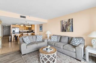 Direct Beach Front 3 Bedroom - Beach Place #208 - 5