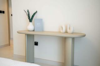 LUX Bright 2BR with Palm Jumeirah Views - 1