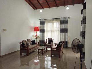 Dee Holidays - 3