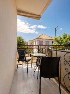 Kobuleti Guest House - 4