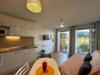 Pinea - Appartement rénové les pieds dans l'eau avec chambre séparée et parking à Calvi - 6