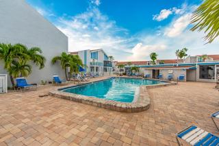 #250G Madeira Beach Yacht Club - 6
