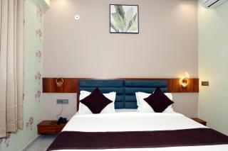 Hotel Mohan Palace - 2