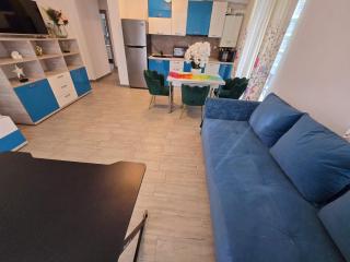 Superb Sea Side 3 Room Apartment - Beach Pool & Spa Resort - 6