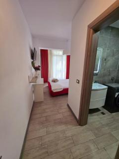 Superb Sea Side 3 Room Apartment - Beach Pool & Spa Resort - 1