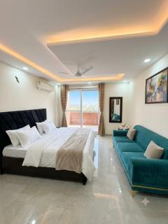 Stella Homestay Near Yashobhoomi with Rooftop - 0
