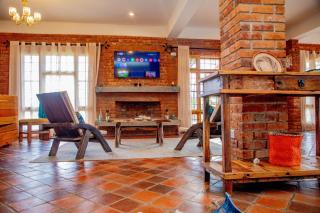 Tranquil Hillhouse - 7