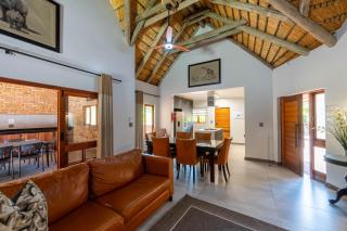 Kruger 268 - Luxury Self-Catering - Jacuzzi - 4