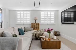 Royal Dart Townhouse - 9